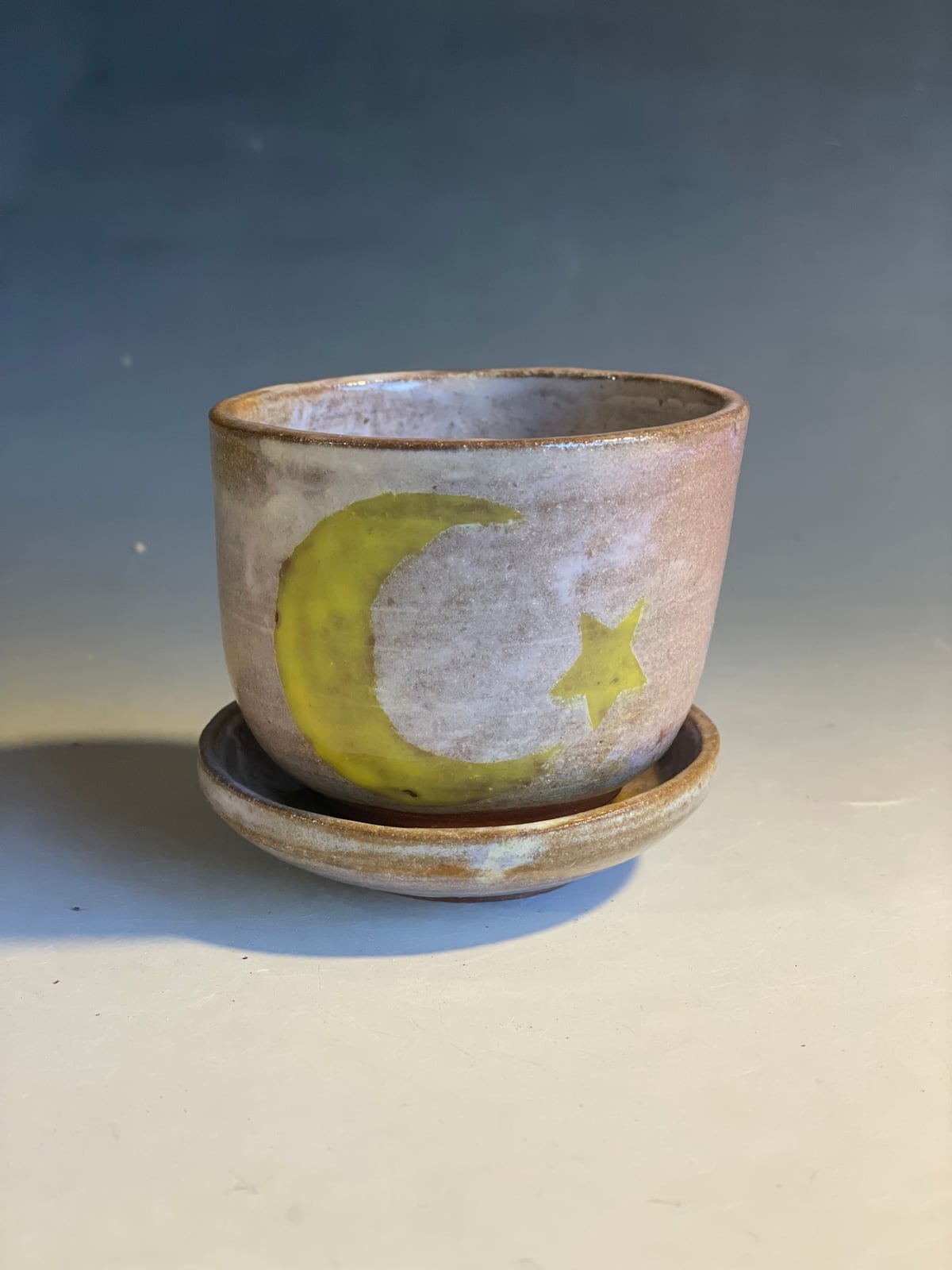 Moon pot with its saucer