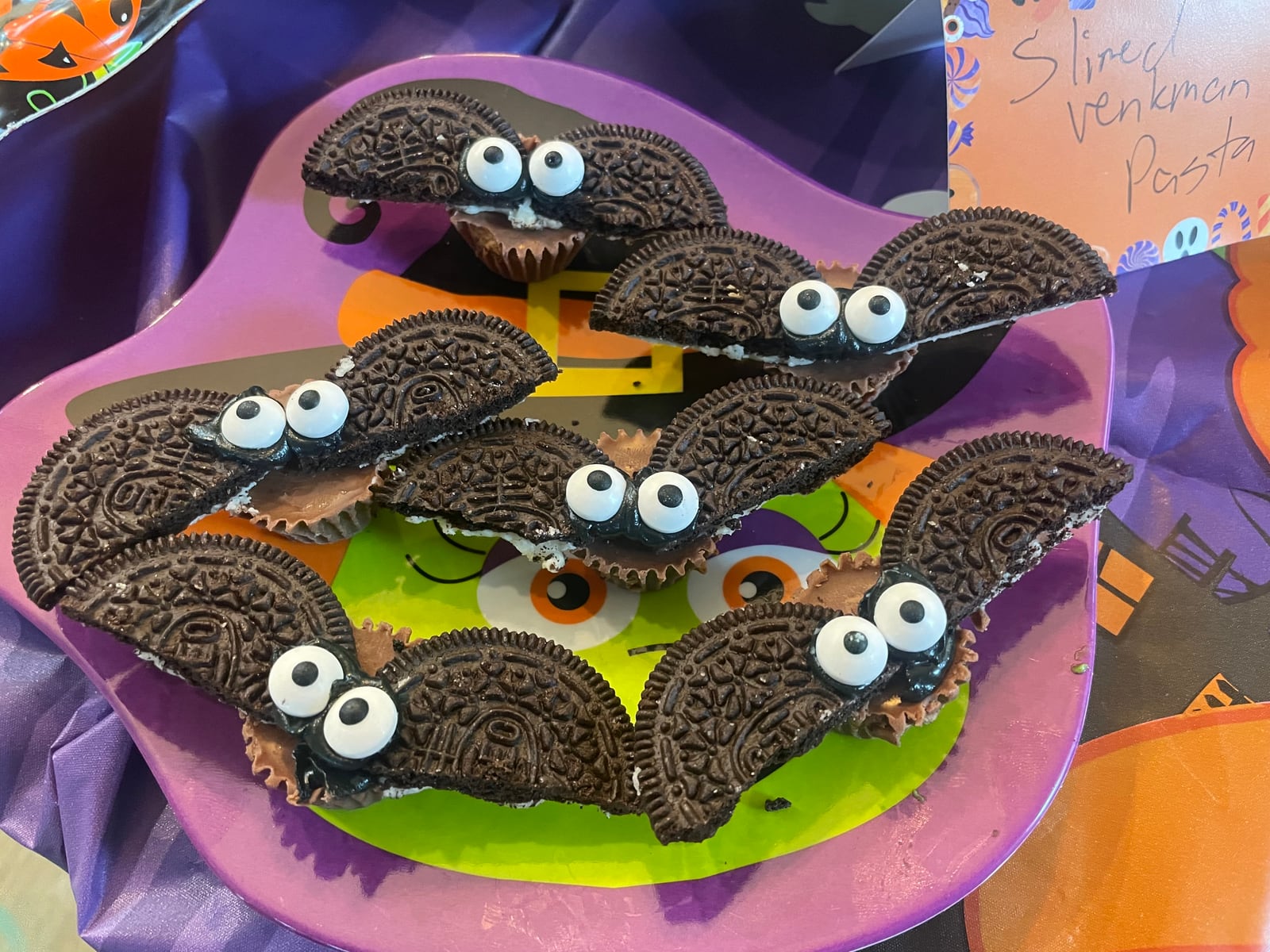 Oreo bat cupcakes