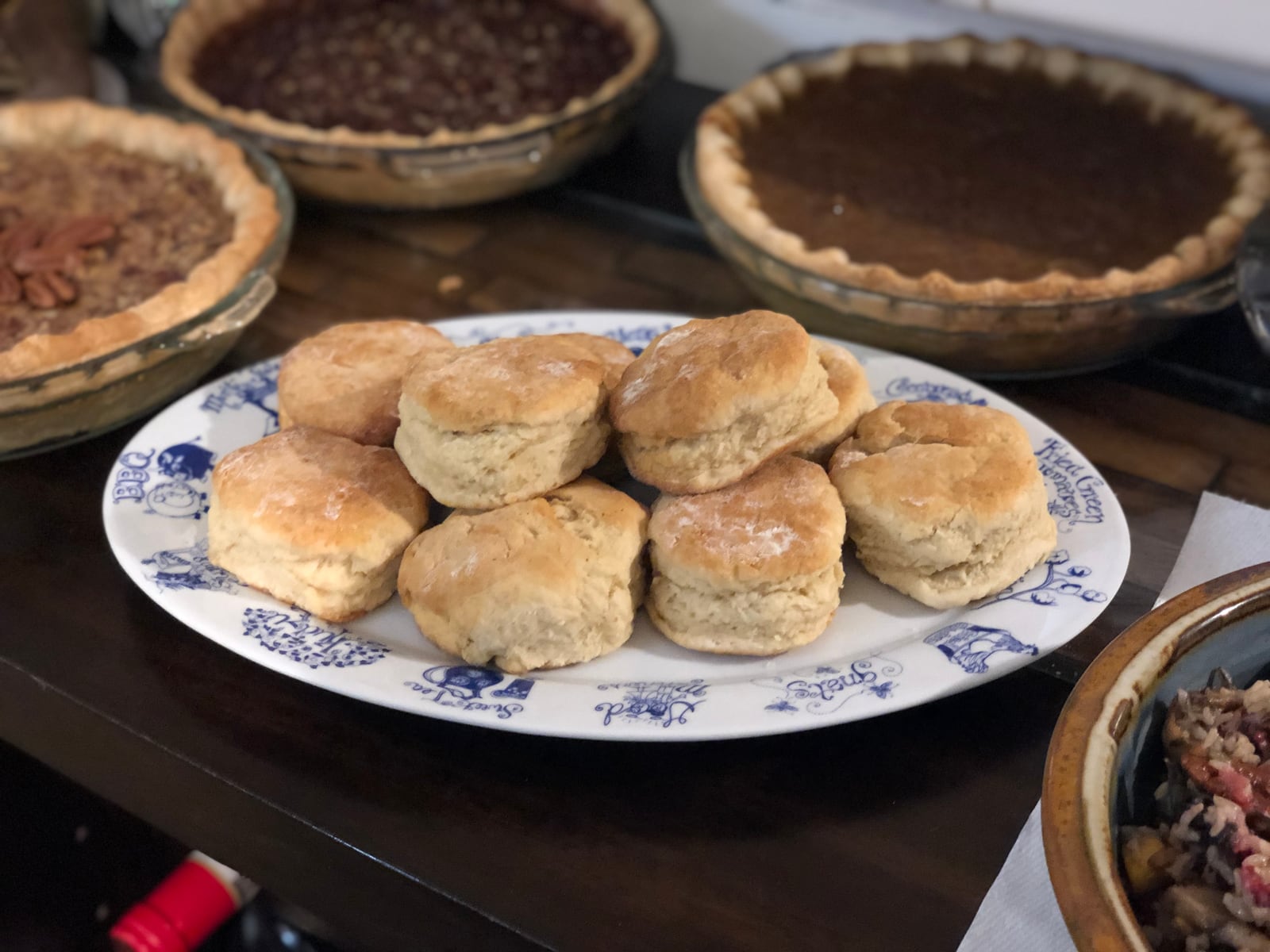 Biscuits with the pies